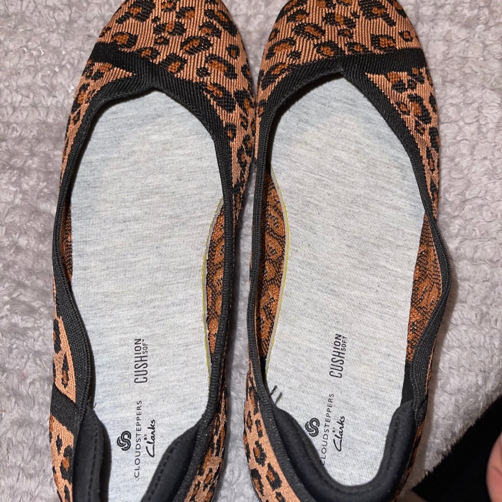 Clark’s Cheetah Ballet Flats 9.5 W